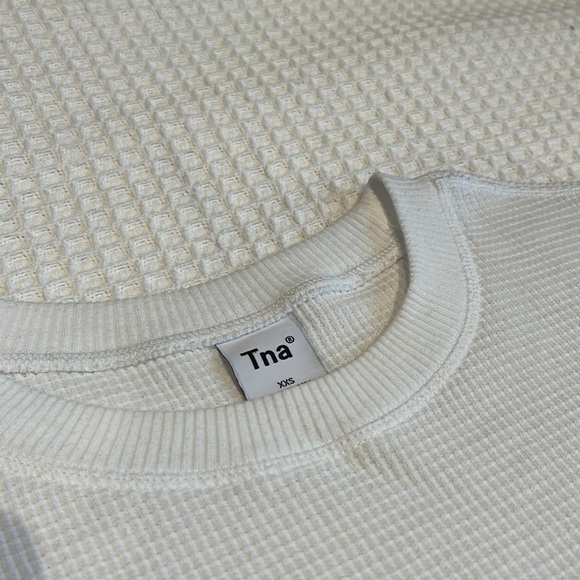 XXS ARITZIA TNA WHITE WAFFLE LONG SLEEVE TOP - Picture 4 of 6